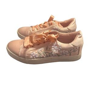 Betsy Johnson Darbi Sneakers